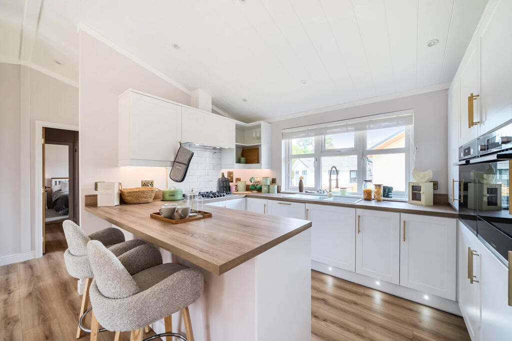 Additional image 15 of St Leonards, Dorset, BH24