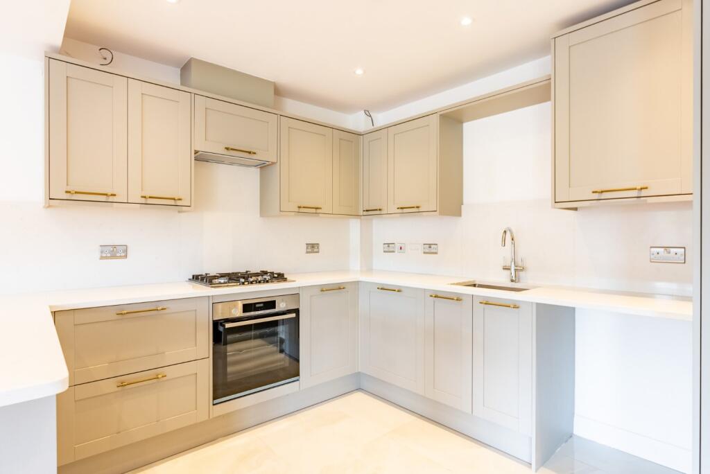 Additional image 5 of Batchwood Drive, St. Albans, Hertfordshire, AL3