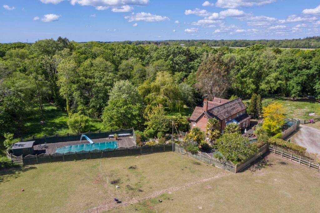 Additional image 29 of South Drive, Ossemsley, New Milton, BH25