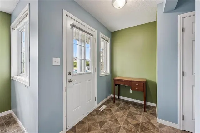 Additional image 5 of 23 Howe Dr Unit 8