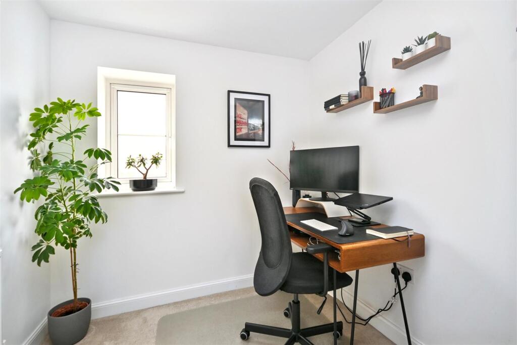 Additional image 15 of Coniston Avenue, Eastbourne