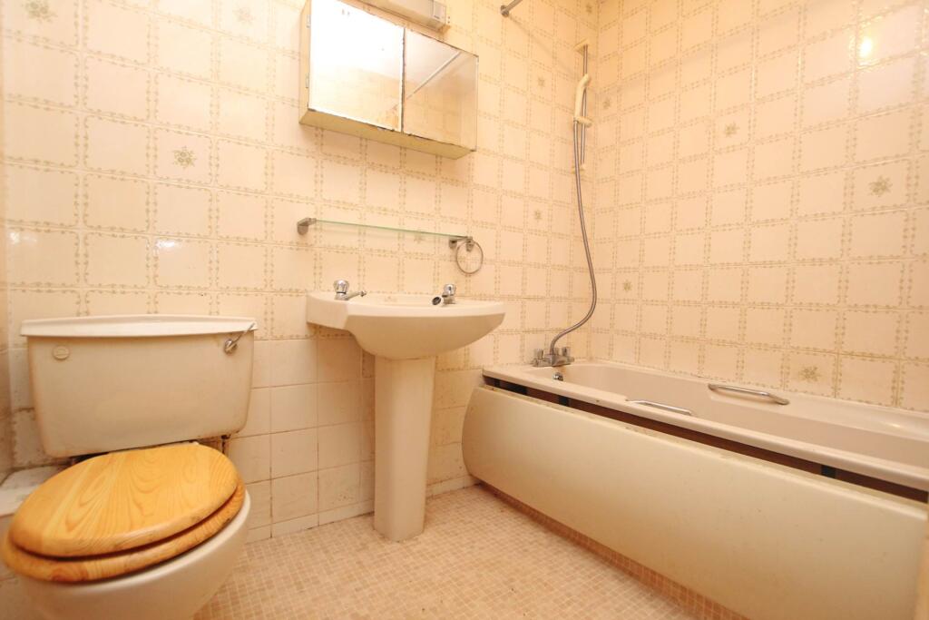 Additional image 5 of Blackwater Road, Eastbourne, BN20 7DH