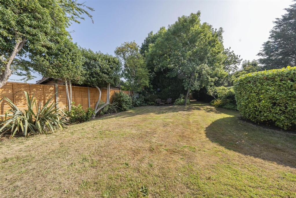 Additional image 16 of How Wood, Park Street, St. Albans