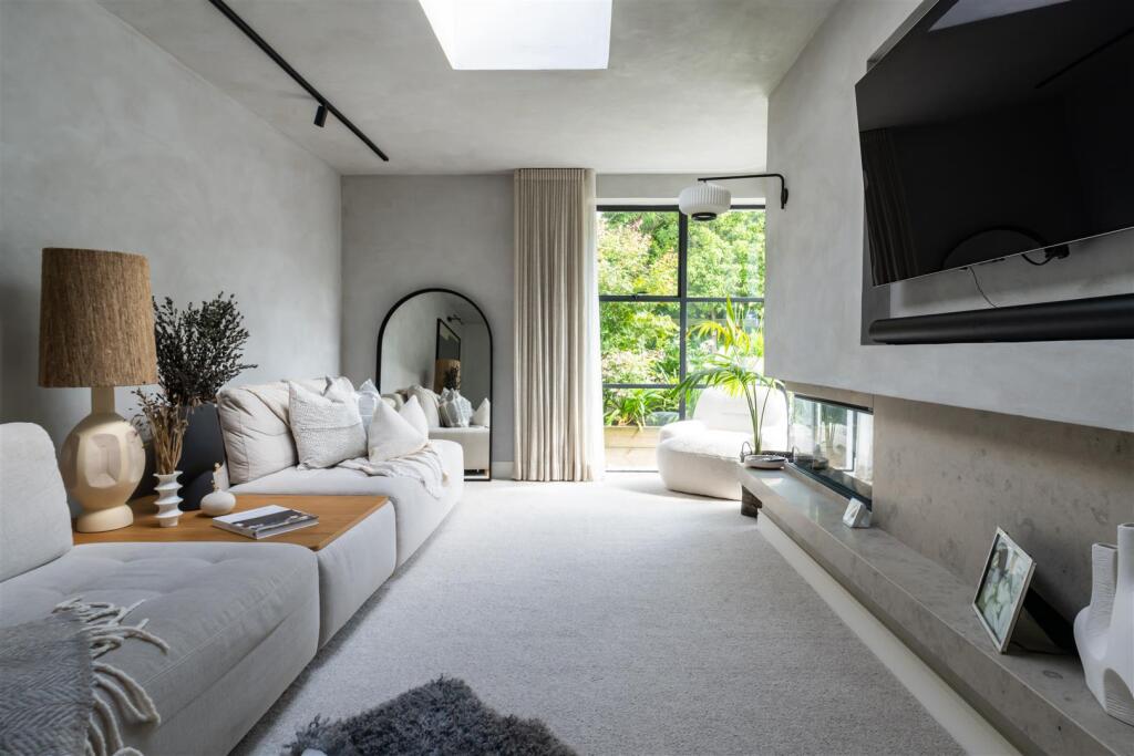 Additional image 30 of Elms Avenue, Lilliput