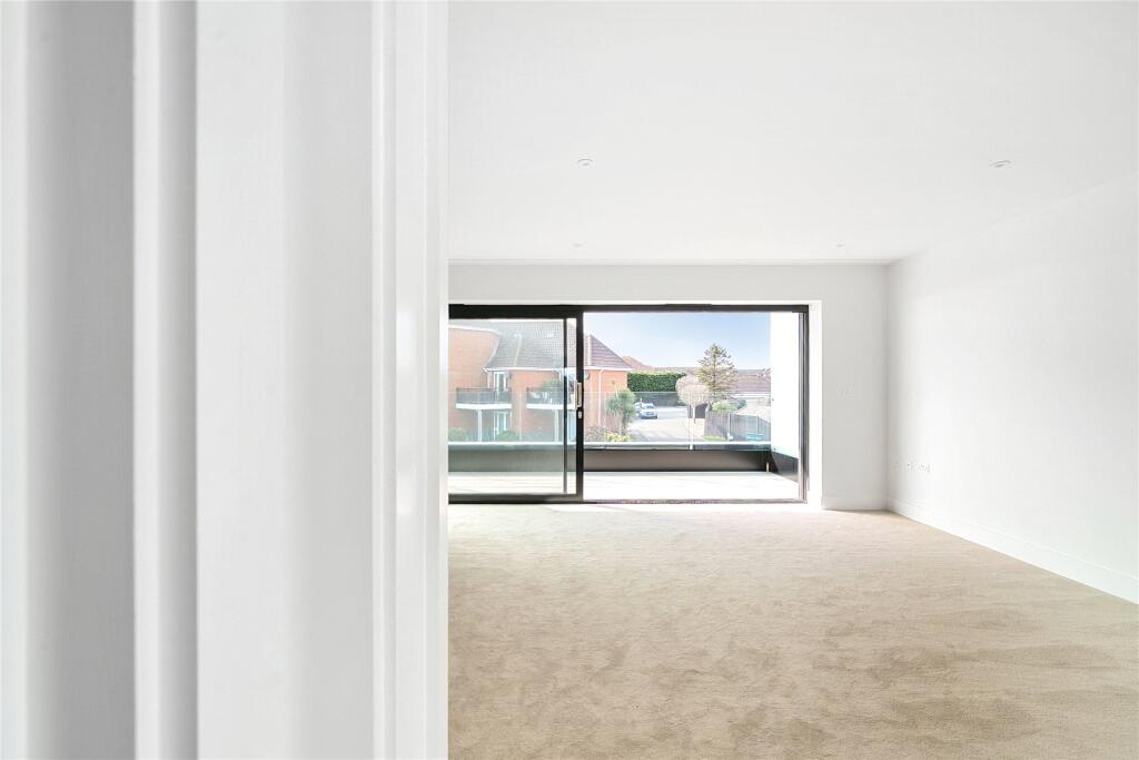 Additional image 8 of First Marine Avenue, Barton on Sea, New Milton, Hampshire, BH25