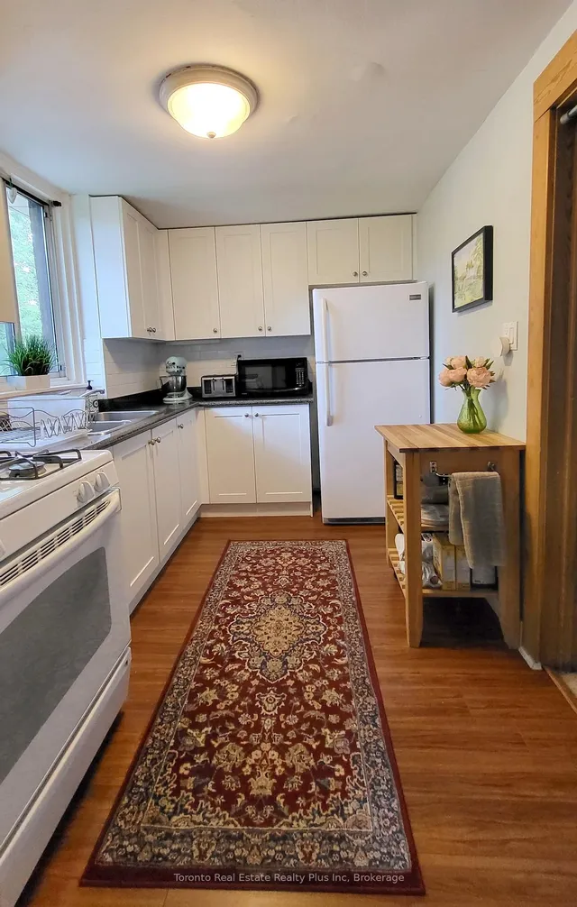 Additional image 21 of 133 Fairview Ave