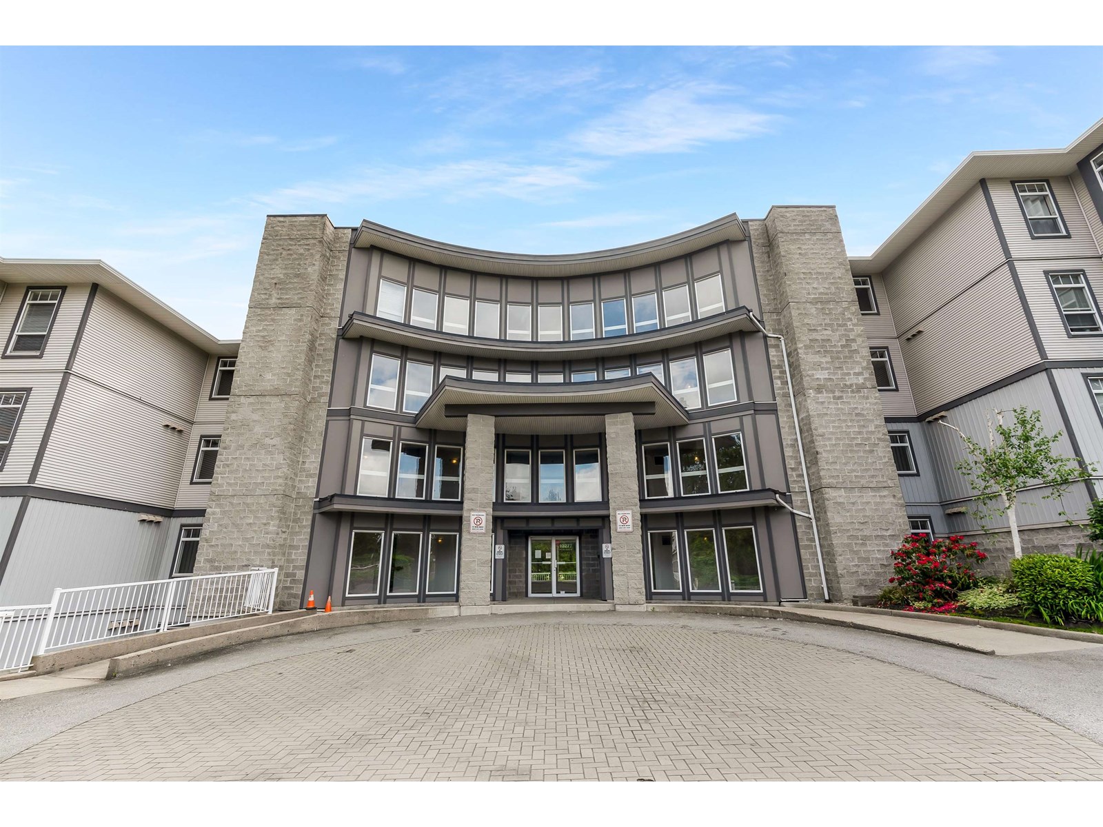 321 13277 108 AVENUE|Surrey, British Columbia V3T0A9