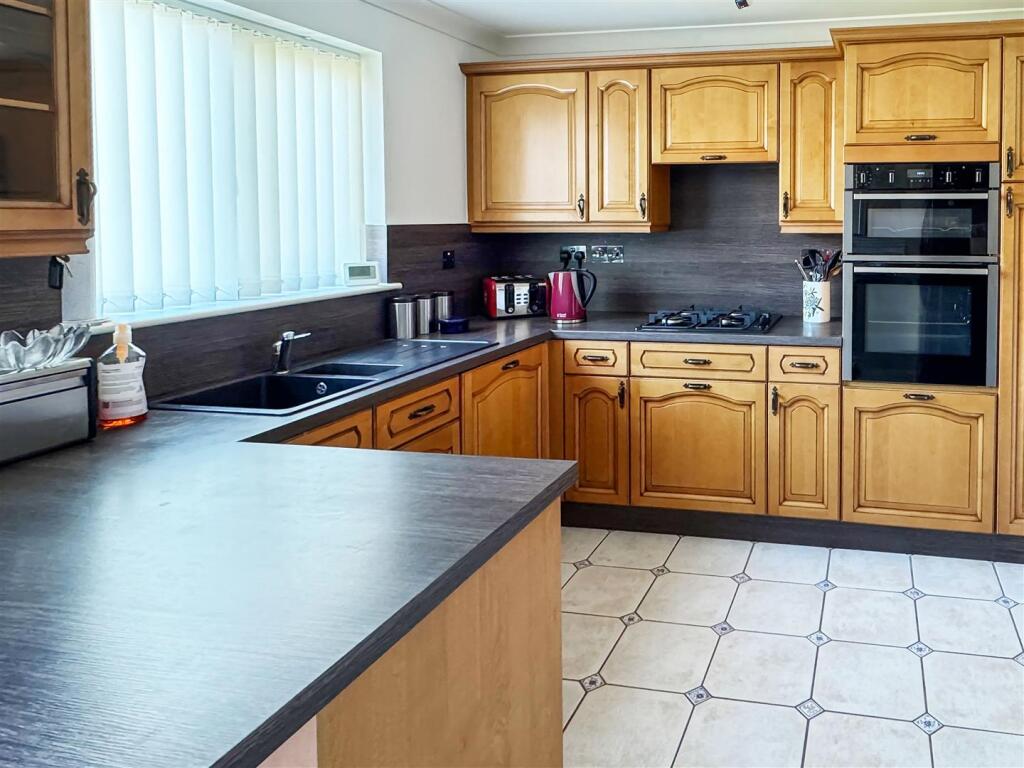 Additional image 5 of Linnet Close, Littlehampton