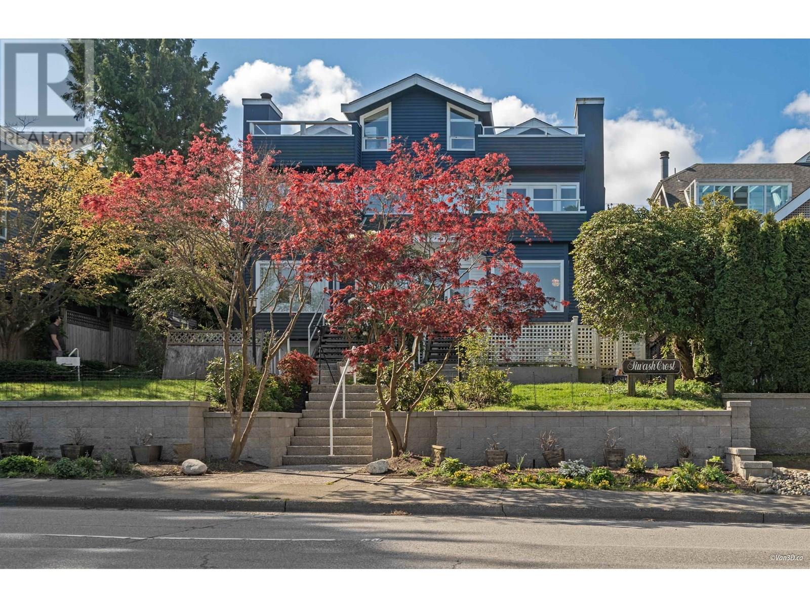 2530 CORNWALL AVENUE|Vancouver, British Columbia V6K1C2