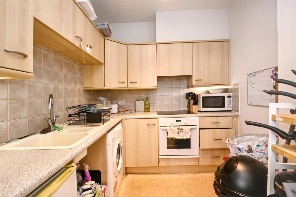 Additional image 14 of 35 South Street, Eastbourne