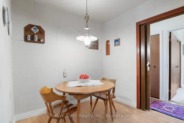 Additional image 17 of 41 Highpark Ave