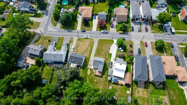 Additional image 44 of 48 Barbara Cres