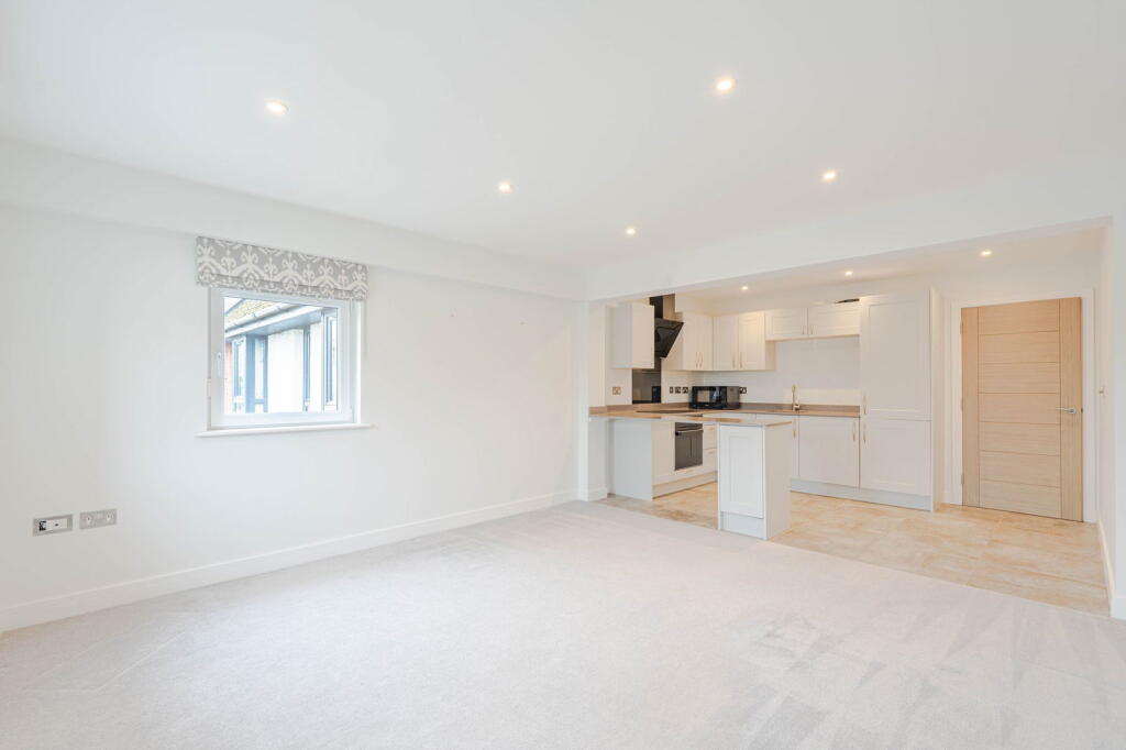 Additional image 5 of 24 Church Street, Christchurch, Dorset, BH23 1FJ