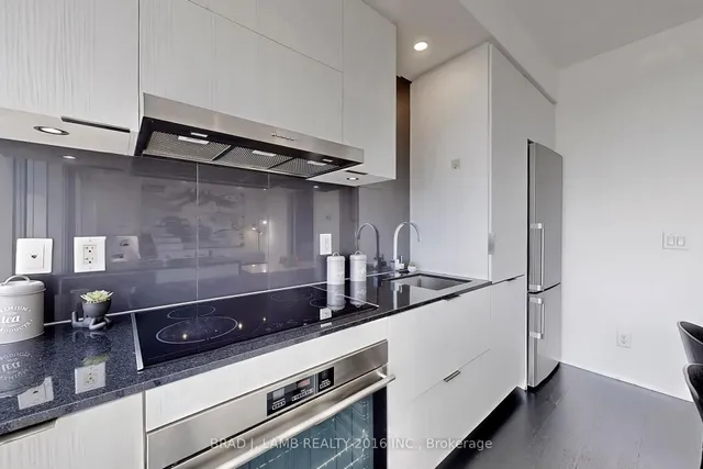 Additional image 11 of 1 Bloor St Unit 3903