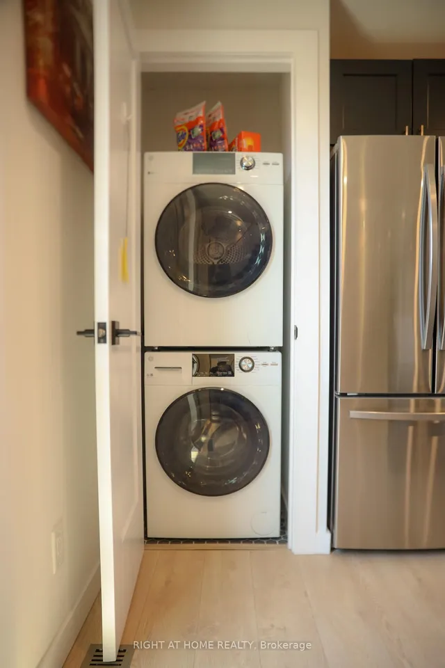 Additional image 30 of 377 Lansdowne Ave