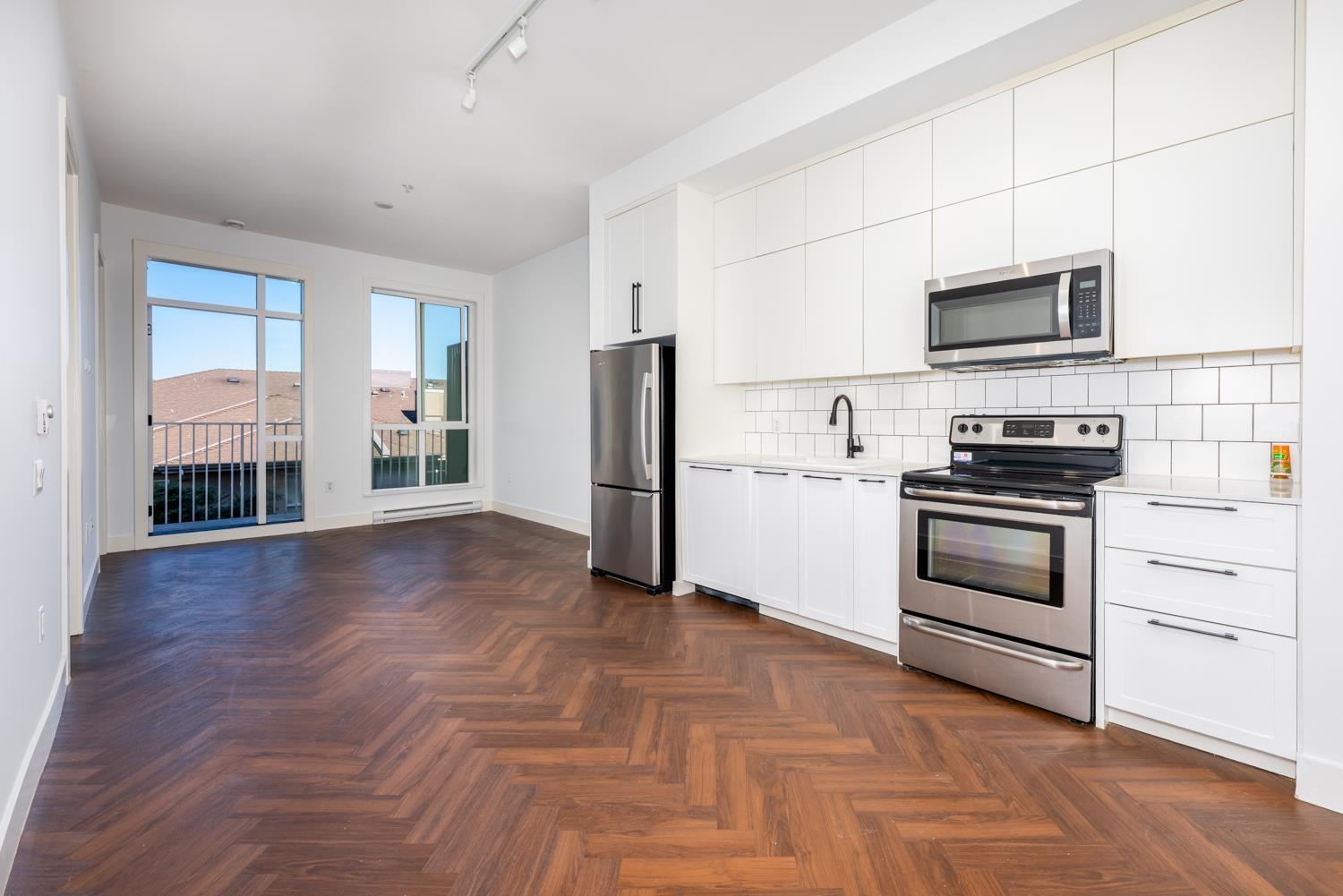 316 10168 149 STREET|Surrey, British Columbia V3R0E9