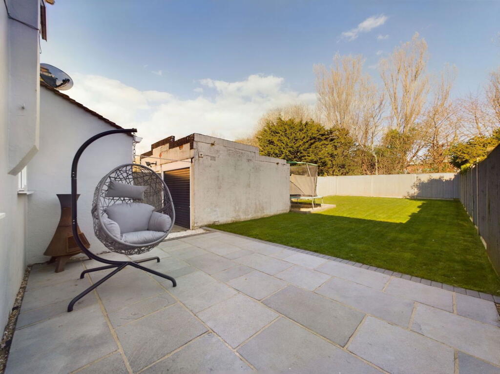 Additional image 21 of Pines Avenue, Worthing BN14 9JQ