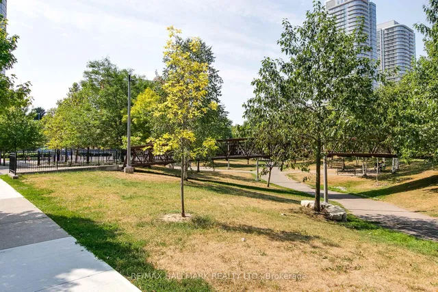 Additional image 45 of 275 Village Green Sq Unit 522