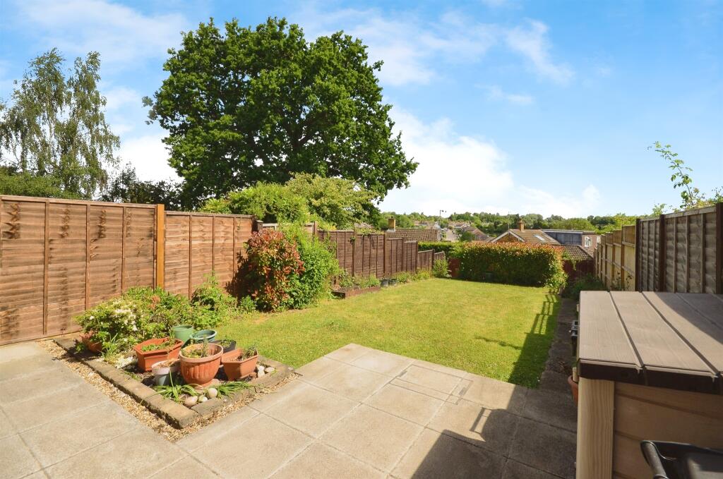 Additional image 13 of Broadstone Road, Harpenden