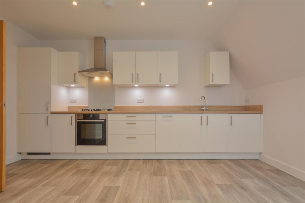 Additional image 5 of Postmasters Court, 286 Lymington Road