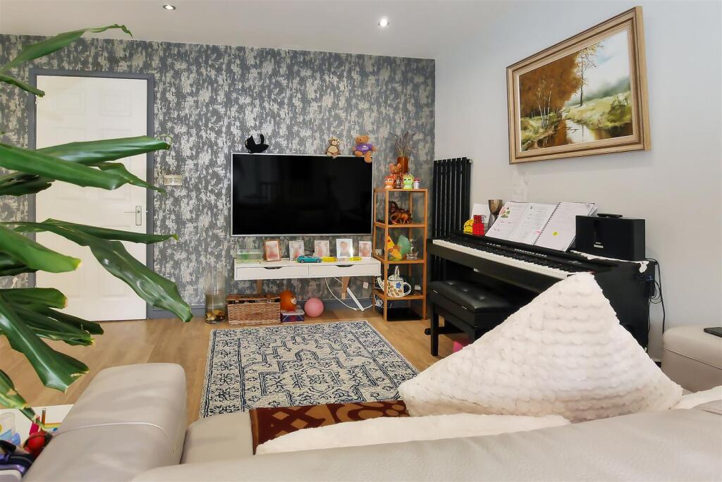 Additional image 2 of Kingfisher Drive, Littlehampton