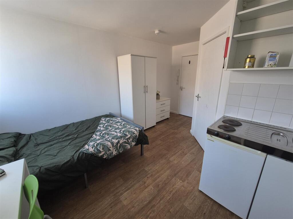 Additional image 6 of Bournemouth Studios, Bills Included