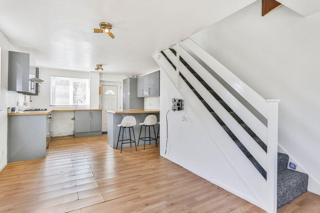 Additional image 5 of Mapperton Close, Canford Heath