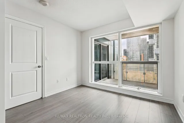 Additional image 35 of 386 Yonge St Unit 2201