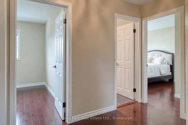 Additional image 28 of 44 Tami Crt