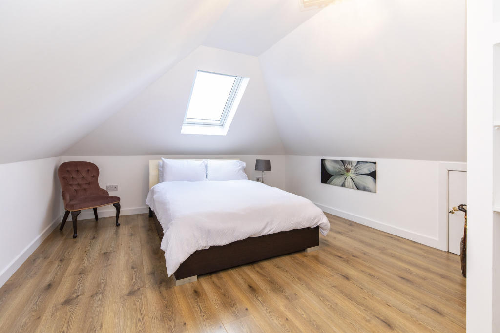 Additional image 13 of Family Let in Queens Park