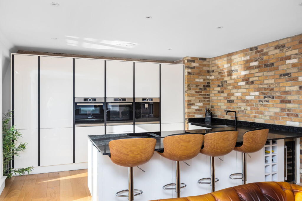 Additional image 4 of The Warnes, Steyne Gardens, Worthing BN11 3DW