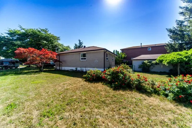 Additional image 25 of 61 Lord Roberts Dr