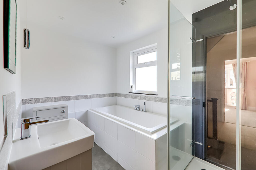 Additional image 14 of Grand Avenue, Worthing, BN11