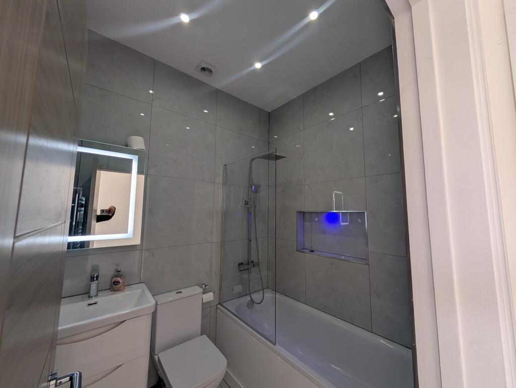 Additional image 9 of Flat , Woodfield House, Wash Lane, Bury