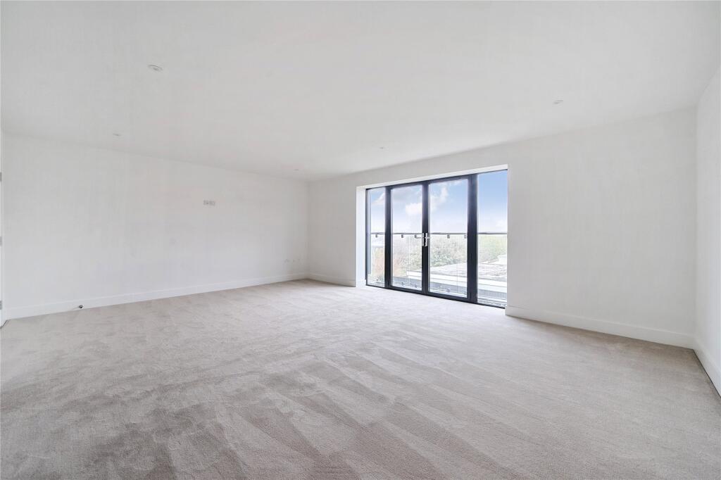 Additional image 13 of First Marine Avenue, Barton on Sea, New Milton, Hampshire, BH25