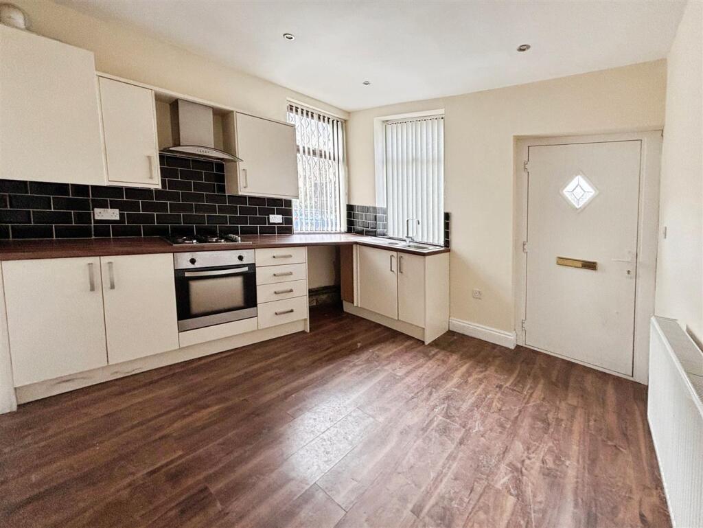 Additional image 2 of Bartle Lane, Bradford, BD7 4QF