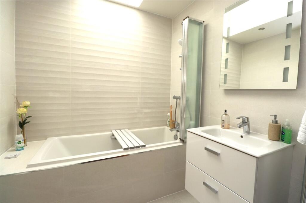 Additional image 4 of Barton Court Avenue, Barton On Sea, Hampshire, BH25