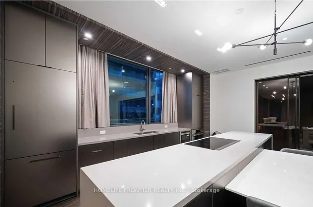 Additional image 22 of 39 Roehampton Ave Unit 1603