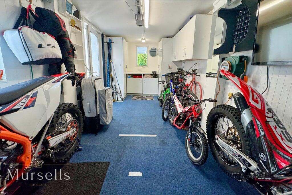 Additional image 23 of Seliot Close, Poole, BH15