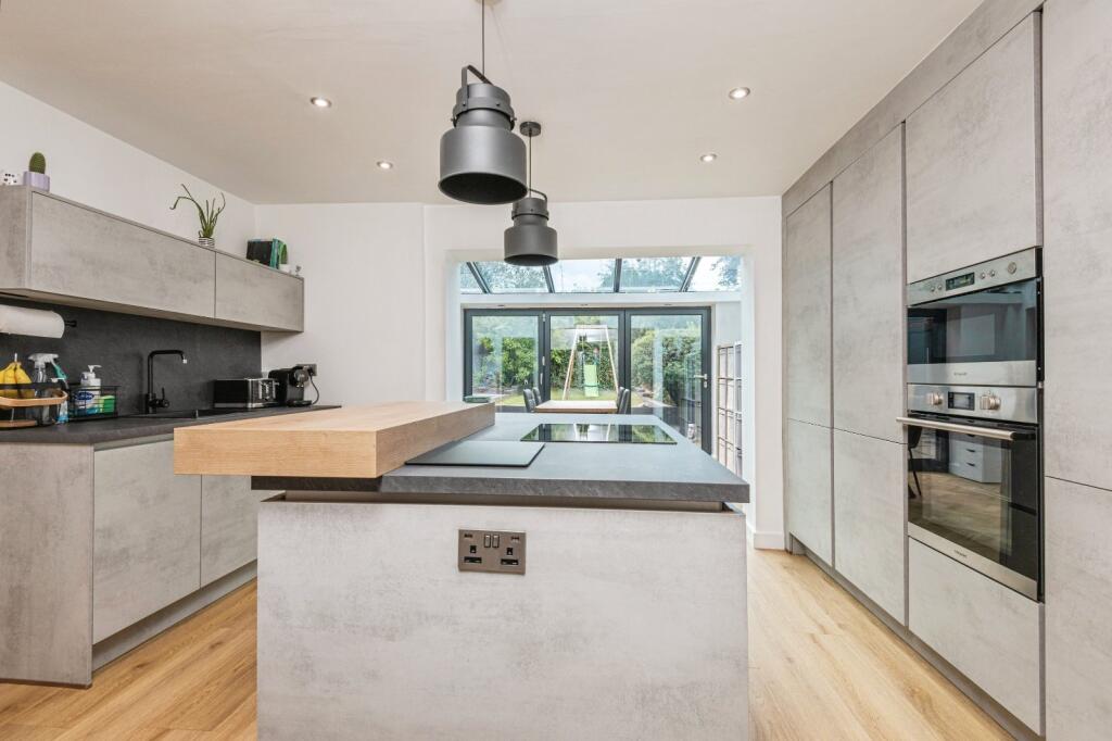 Additional image 3 of Spen Lane, Cleckheaton, BD19