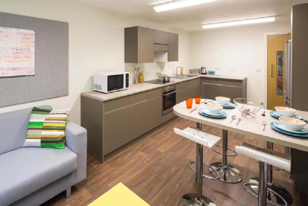 Additional image 3 of Birmingham | Student | September | B29