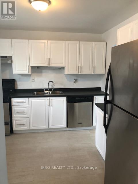 Primary image of 48 - 93 HANSEN ROAD N|Brampton (Bram West), Ontario L6V3C9