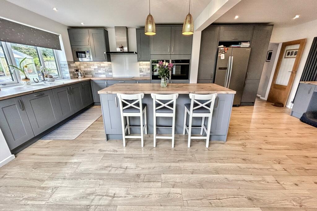 Additional image 19 of Carey