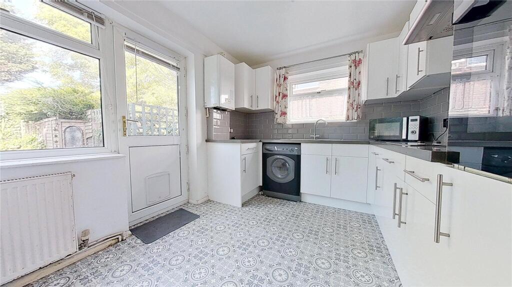 Additional image 4 of Court Flats, Brougham Road, Worthing, West Sussex, BN11