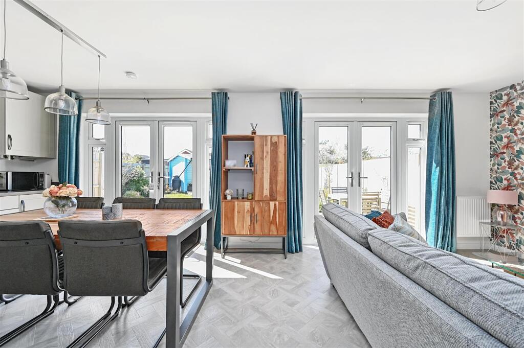 Additional image 4 of 21 Pendine Gardens, Lower Willingdon, Eastbourne