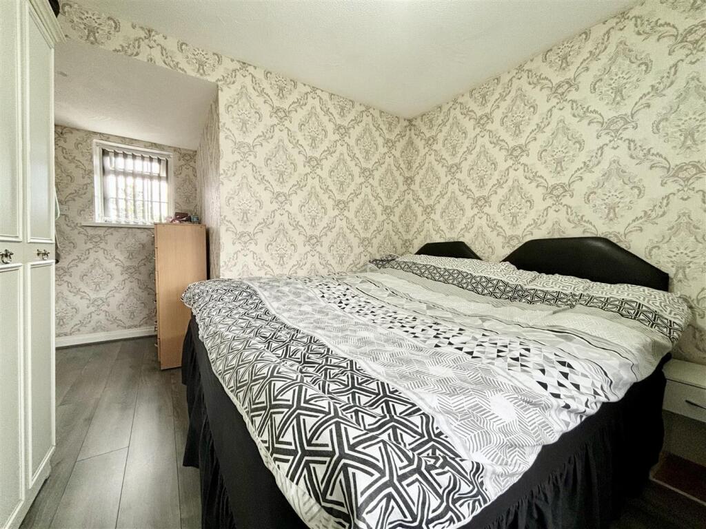 Additional image 15 of Como Drive, Bradford 8