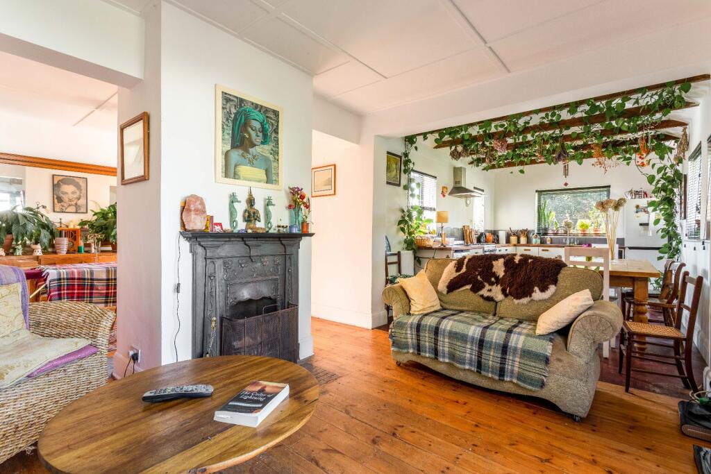Additional image 6 of Crescent Road, Brighton