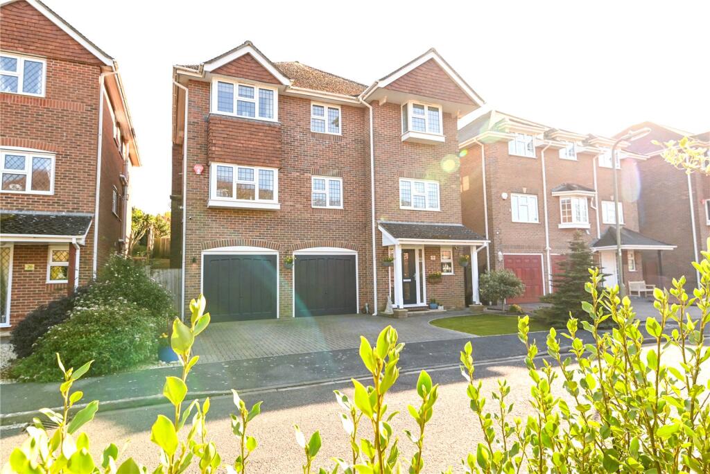 Additional image 16 of Willow Walk, Barton on Sea, New Milton, Hampshire, BH25