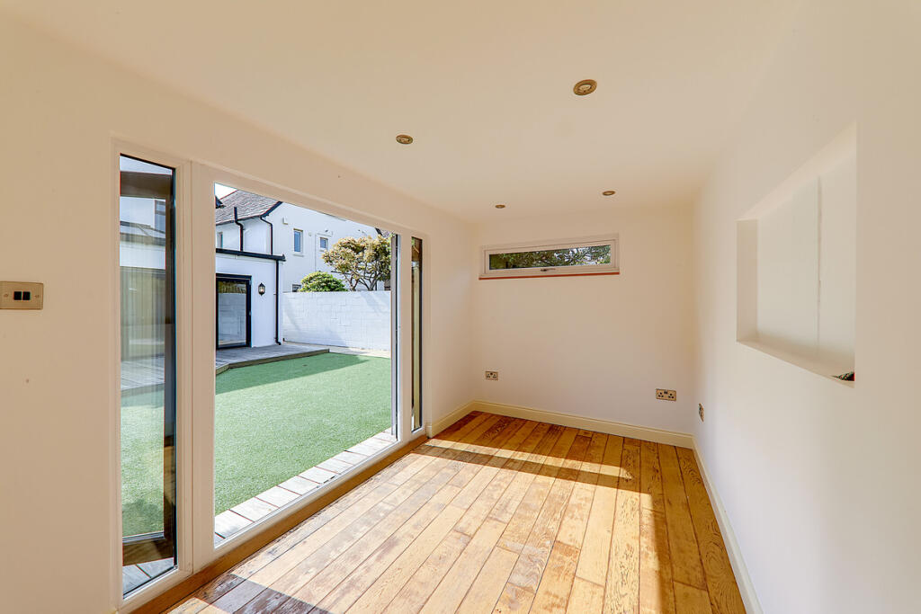 Additional image 22 of Grand Avenue, Worthing, BN11