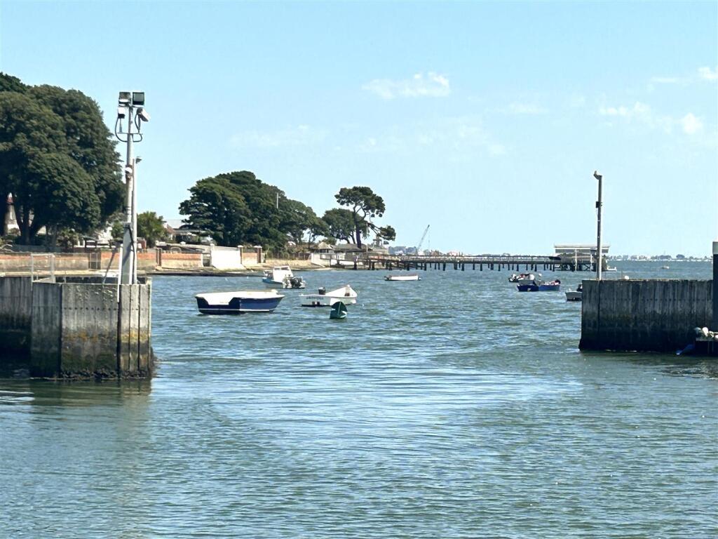 Additional image 19 of Lake Avenue, Poole